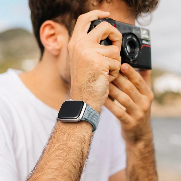 Imagem de Lerobo 2 Pack Pulseira Solo Loop Trançada Compatível com Apple Watch (Azul/branca)