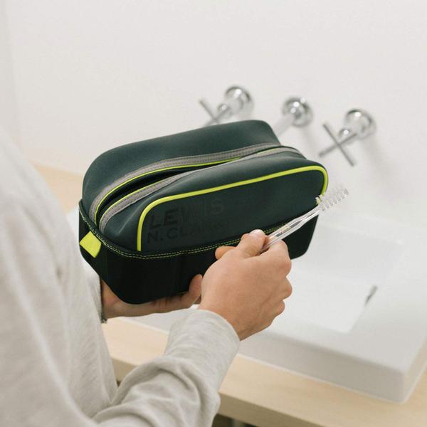 Imagem de Lewis N. Clark Travelflex Toiletry Kit, Bolsa de Maquiagem, Chuveiro Caddy + Organizador de Viagens para Bagagem, Bagagem de Mão ou Mala de Mão, Abrir Zip Top, Vermelho