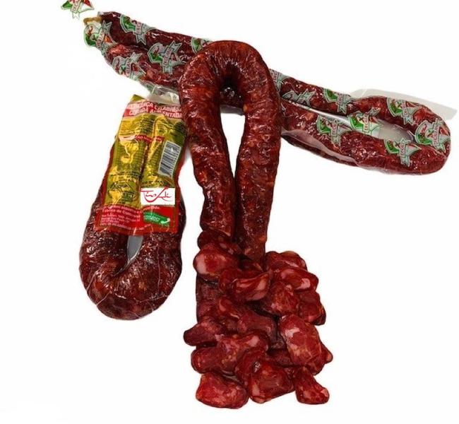 Linguiça Calabresa Curada C/ Pimenta Tipo Italiana - Di Calani Imagem de Linguiça Calabresa Curada C/ Pimenta Tipo Italiana