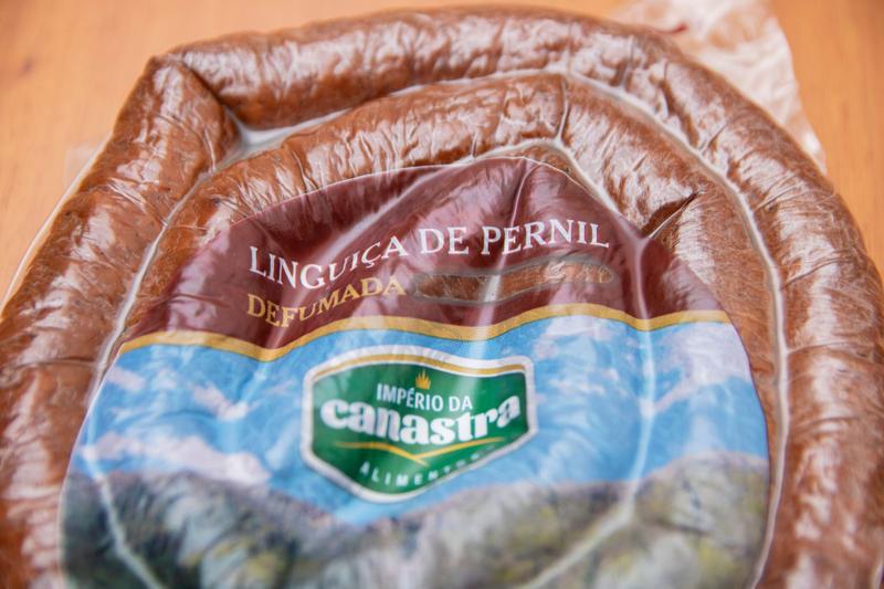 Linguiça de Pernil Defumada 450gr Império da Canastra, Região da Serra da Canastra Imagem de Linguiça de Pernil Defumada 450gr Império da Canastra, Região da Serra da Canastra
