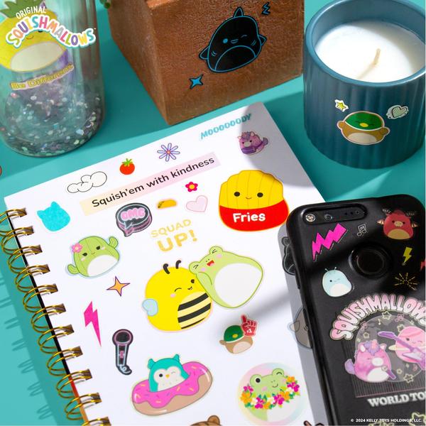 Imagem de Livro de adesivos Horizon Group USA Squishmallows 2000+ adesivos