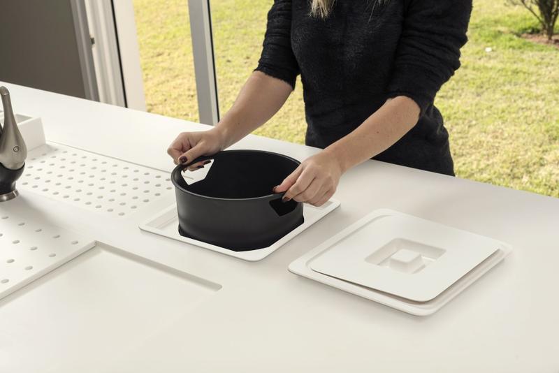Lixeira Cozinha Embutir Quadrada 8 LITROS Plástica 2 cores - METASUL ARQUITECH Imagem de Lixeira Cozinha Embutir Quadrada 8 LITROS Plástica 2 cores - METASUL ARQUITECH