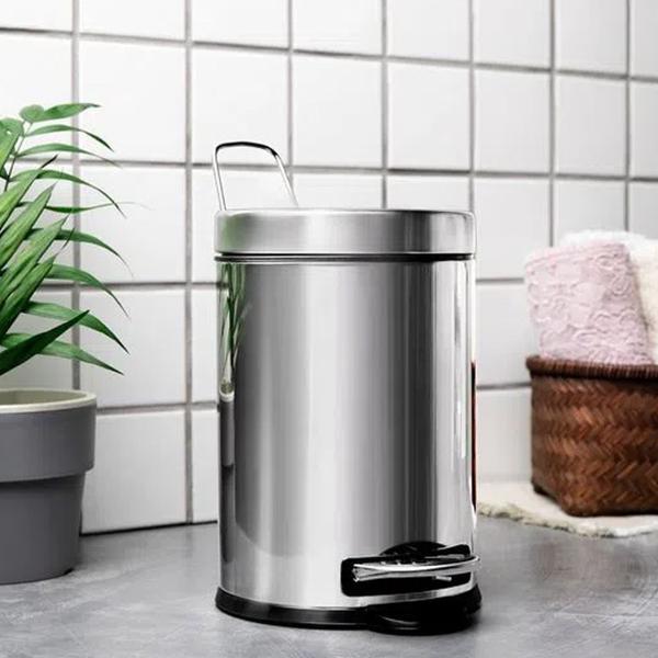 Lixeira Inox Com Pedal E Balde 5L Ref. 3040/202 - Brinox Imagem de Lixeira Inox Com Pedal E Balde 5L Ref. 3040/202