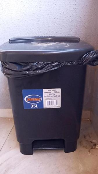 Imagem de Lixeira Pedal 35 Litros Com Fixador Para Saco De Lixo