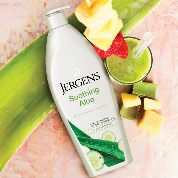 Imagem de Loção corporal Jergens Soothing Aloe Refrescante 620mL com pepino