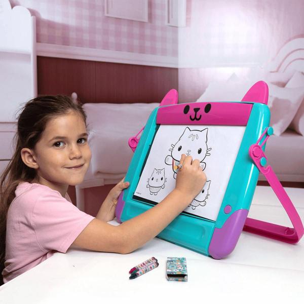 Lousa de Desenho Quadro 4 Em 1 Gabbys Dollhouse Fun F01396 - Fun Divirta-se Imagem de Lousa de Desenho Quadro 4 Em 1 Gabbys Dollhouse Fun F01396