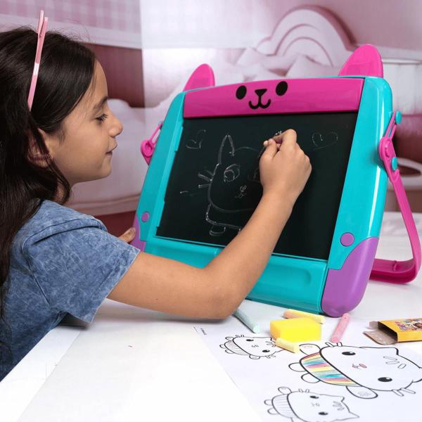 Lousa de Desenho Quadro 4 Em 1 Gabbys Dollhouse Fun F01396 - Fun Divirta-se Imagem de Lousa de Desenho Quadro 4 Em 1 Gabbys Dollhouse Fun F01396