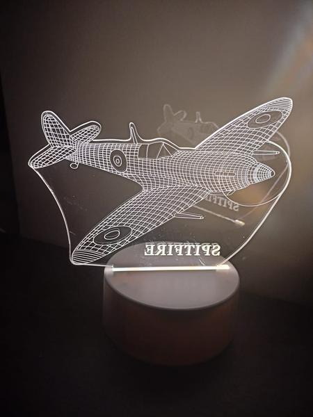 Imagem de Luminária Abajur Avião Guerra SpitFire Display  Led 3d Mesa Quarto Luz Presente Mãe Pai Filho Avo Namorada Ilusão Optica