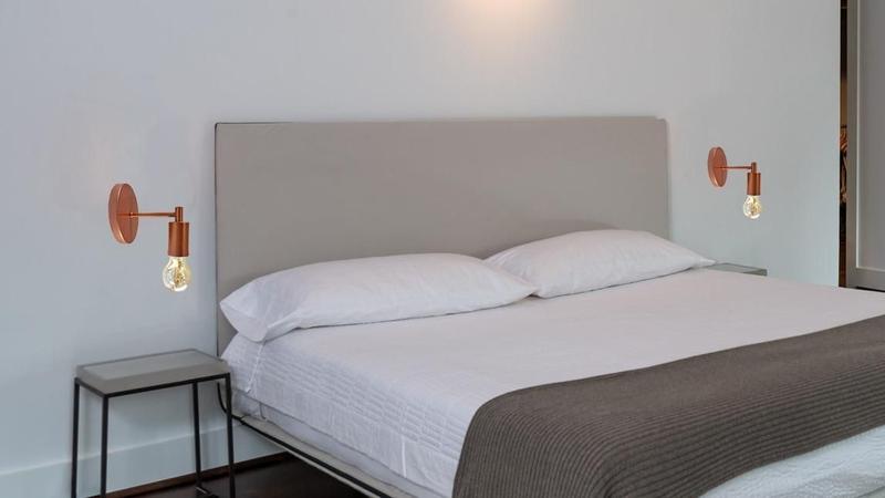 Imagem de Luminária Arandela Parede Cama Mesa Branco Dourado Aluminío