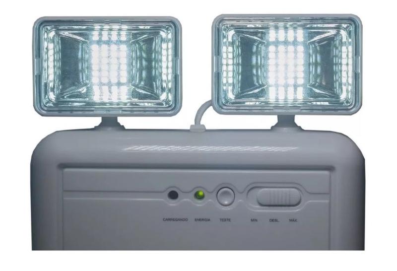 Imagem de Luminária De Emergência Mocelin 1200 Lumens Com Bateria Recarregável 8 W 127v/220v Branca