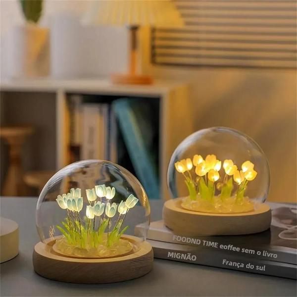 Imagem de Luminária de Mesa Tulipa LED Artesanal - Abajur para Quarto e Decoração