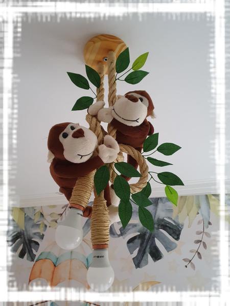 Luminária lustre de teto safari com dois macacos marrom escuro - Quiosque artigos infantis Imagem de Luminária lustre de teto safari com dois macacos marrom escuro