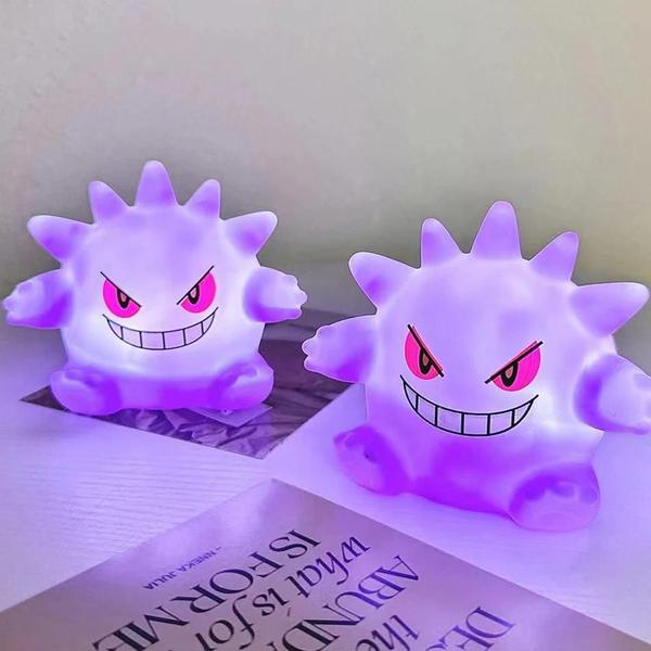 Imagem de Luminária Noturna Pikachu Pokémon 12cm - Lâmpada de Cabeceira Fofa