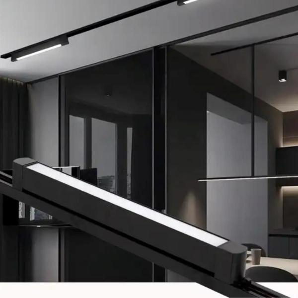 Luminária (Preta) Luz Difusa Linear 10W De 20Cm Para Trilho - CBC Imagem de Luminária (Preta) Luz Difusa Linear 10W De 20Cm Para Trilho