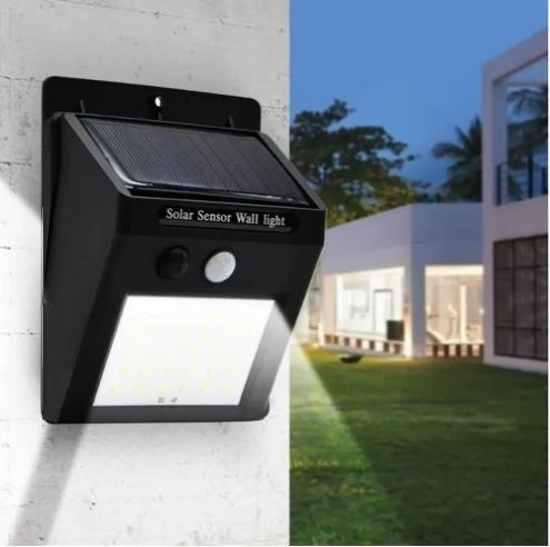 Imagem de Luminária Solar 30 Leds Refletor Led Parede Jardim Piscina Externo Com Sensor Movimento Resistente Sol Chuva