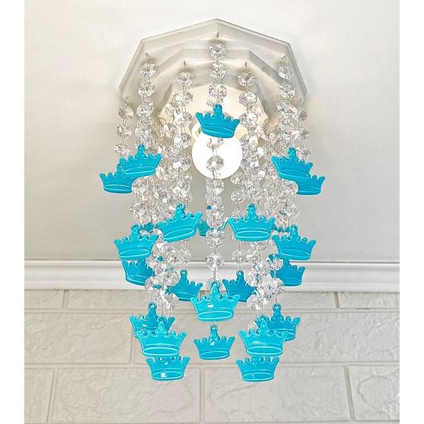 Imagem de Lustre Cristal Acrílico Luminária Decoração Quarto Infantil Bebê Menino Príncipe Coroas Azul Bebê 17x25cm