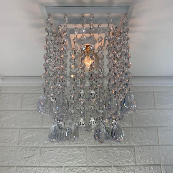 Imagem de Lustre de Cristal Acrílico Branco - Design Moderno