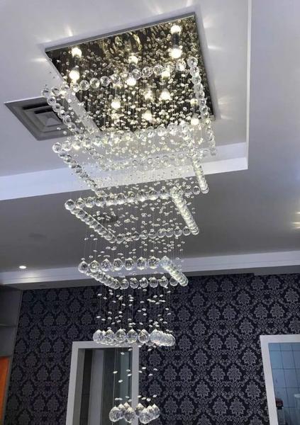 Imagem de Lustre de cristal com 1,5 m de altura,base inox 70x70cm ,para pé direito duplo,vão de escada