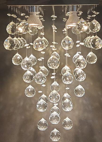 Imagem de Lustre de Cristal Com 30cm de Altura,para quarto,sala Com Base Inox Polido de 30x30cm,Cristais 40mm