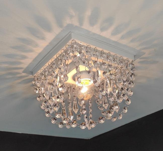 Imagem de Lustre de cristal em acrílico - Moderno e versátil