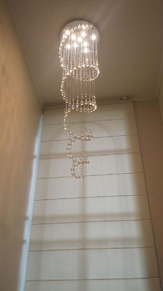 Imagem de Lustre de Cristal Legitimo Espiral 60cm Pé Direito Duplo Vão de Escada Sala Alta E60 Com Lampadas Led