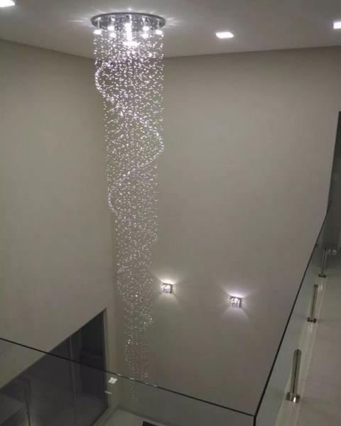 Imagem de Lustre Espiral Para Pé Direito Duplo, Com 2 Metros De Altura E Base De Inox Espelhado de 30Cm De Diâmetro