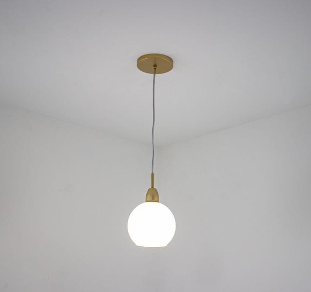 Imagem de Lustre Pendente Bola Globo 12cm Vidro Branco Dourado 175