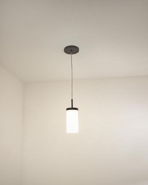 Imagem de Lustre Pendente Vidro Branco Fosco Preto 425