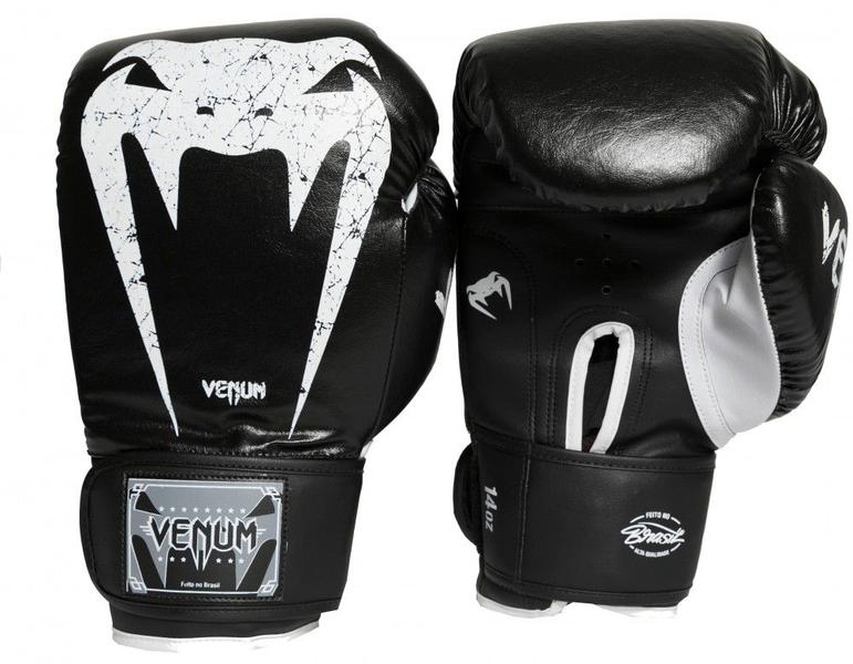 Imagem de Luva De Boxe Giant Brasil Preta 14Oz Venum