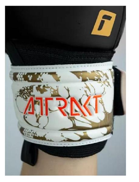 Imagem de Luva Goleiro Reusch Attrakt Solid - White/Gold/Black - Tam 08