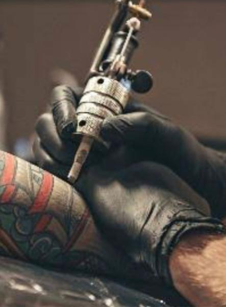 Luva Nitrílica Para Tatuador, Tattoo, Estúdio De Tatuagem e Estética Cor Preta Tam. G Profissional - TALGE Imagem de Luva Nitrílica Para Tatuador, Tattoo, Estúdio De Tatuagem e Estética Cor Preta Tam. G Profissional