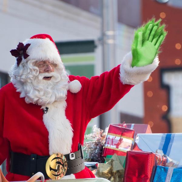 Imagem de Luvas peludas: escolha Valley Green Monster para o Natal e o Halloween