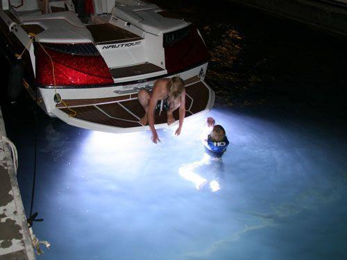 Luz Subaquática Submarina De Cortesia Náutica Inox 12 Leds 12V Barco Lancha Iate Imagem de Luz Subaquática Submarina De Cortesia Náutica Inox 12 Leds 12V Barco Lancha Iate