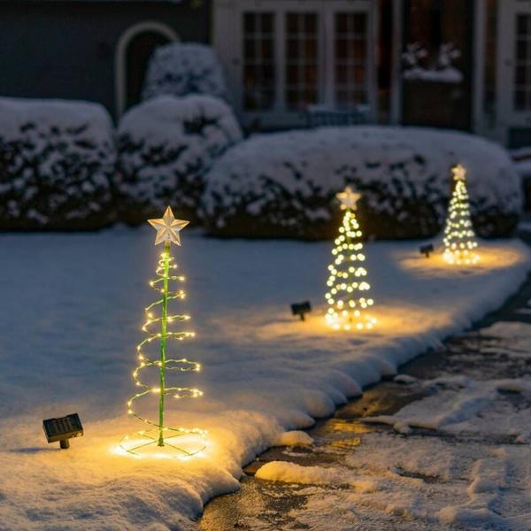 Imagem de Luzes de corda do Jardim de Natal, árvore de Natal ao ar livre