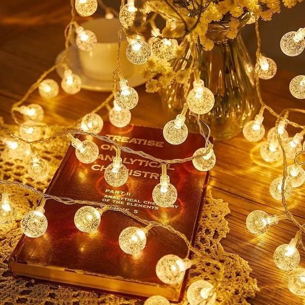 Luzes de Corda LED à Prova D'Água com Bola de Cristal - 20 LEDs para Jardim, Acampamento e Decorações Imagem de Luzes de Corda LED à Prova D'Água com Bola de Cristal - 20 LEDs para Jardim, Acampamento e Decorações