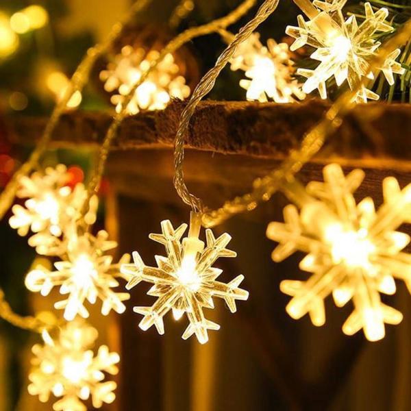 Imagem de Luzes de Cordão com Flocos de Neve - Decoração Criativa para Árvore de Natal