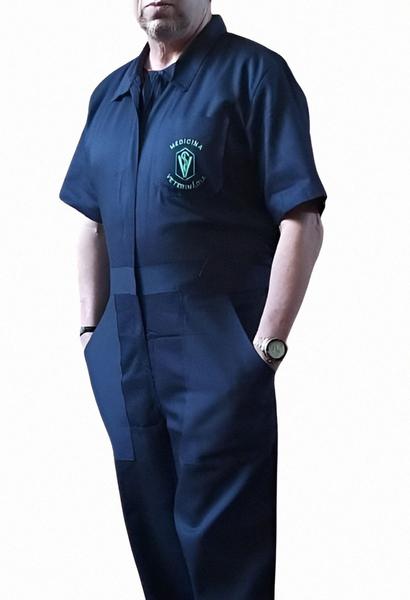 Macacão Veterinário Azul Marinho Masculino Manga Curta Vestmedic ou Verde Escuro Musgo. - Vestmedic e-commerce Semeab Imagem de Macacão Veterinário Azul Marinho Masculino Manga Curta Vestmedic ou Verde Escuro Musgo.