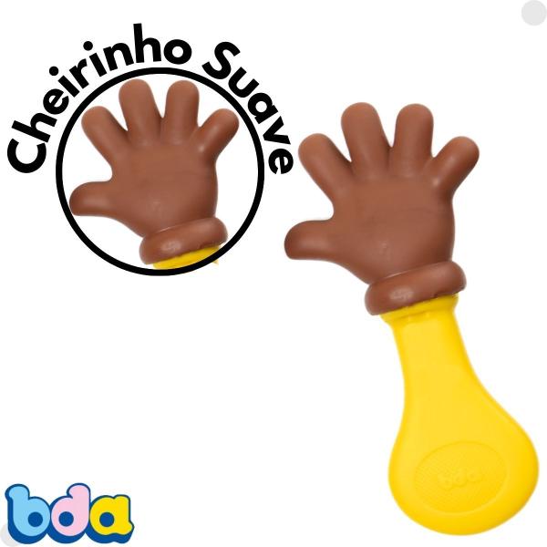 Imagem de Mãozinha Colors Mordedor Com Chocalho Amarelo 03144E -  Toyster