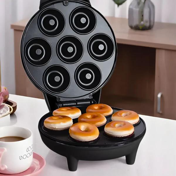 Imagem de Máquina de Mini Donuts Preta Faz 7 Rosquinhas 110v