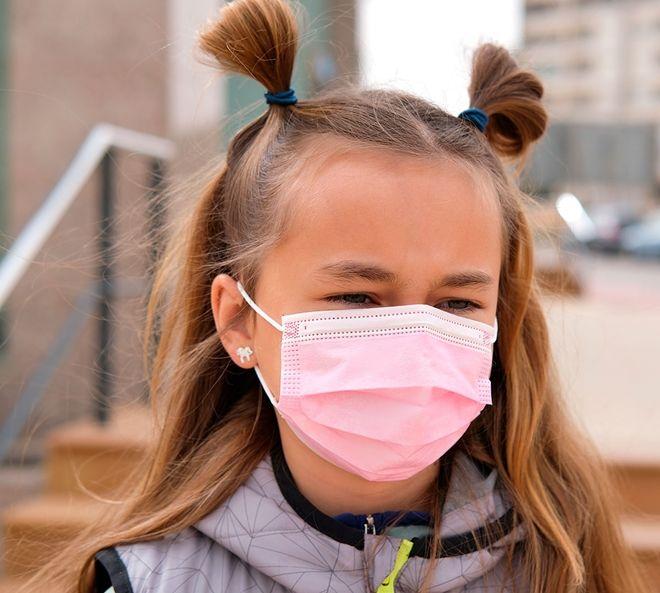 Imagem de Máscara Tripla Infantil Rosa Nabeles 100% Antialérgica Com Clipe Nasal 20 Unidades