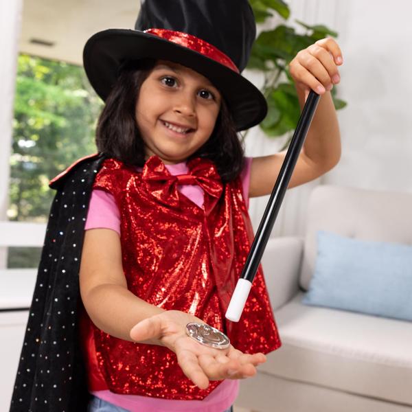 Melissa & Doug Magician Role Play Costume Set - Inclui Chapéu, Capa, Varinha, Truques Mágicos Embalagem Sem Frustração Imagem de Melissa & Doug Magician Role Play Costume Set - Inclui Chapéu, Capa, Varinha, Truques Mágicos Embalagem Sem Frustração