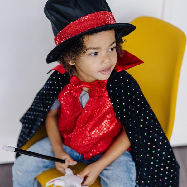 Melissa & Doug Magician Role Play Costume Set - Inclui Chapéu, Capa, Varinha, Truques Mágicos Embalagem Sem Frustração Imagem de Melissa & Doug Magician Role Play Costume Set - Inclui Chapéu, Capa, Varinha, Truques Mágicos Embalagem Sem Frustração
