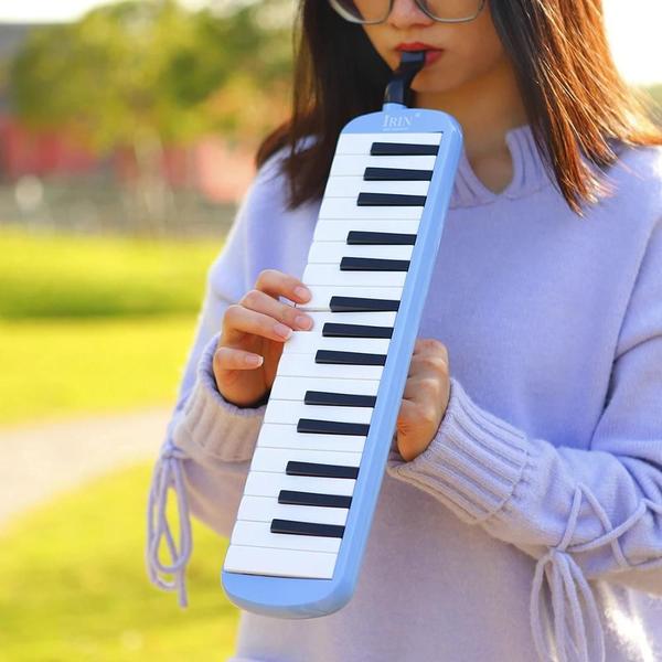 Imagem de Melodica 32/37 Teclas com Bolsa e Bocal - Teclado Estilo Piano