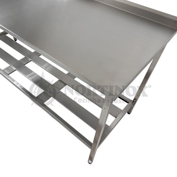 Mesa Aço Inox Industrial 170x70x90 cm com Espelho e 1 Prateleira Fenestrada Nortinox Imagem de Mesa Aço Inox Industrial 170x70x90 cm com Espelho e 1 Prateleira Fenestrada Nortinox