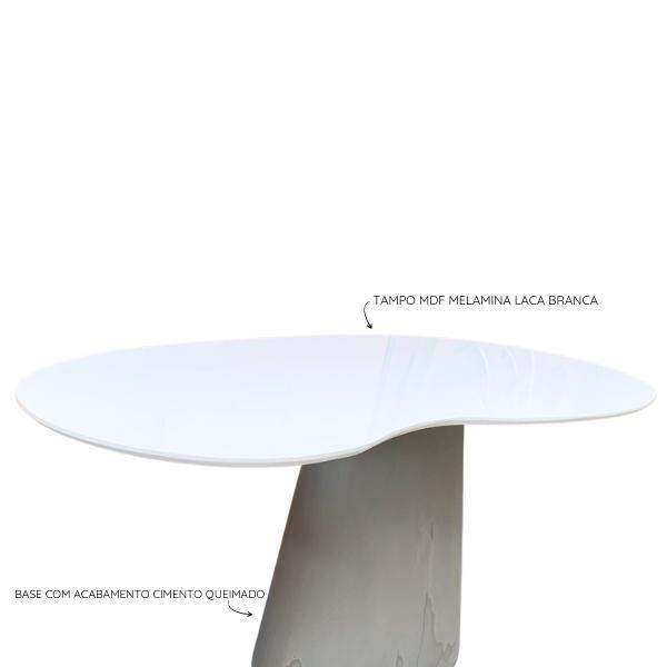 Imagem de Mesa De Jantar Cone Orgânica Bean 160x90cm Base Cimento Queimado Tampo Branco