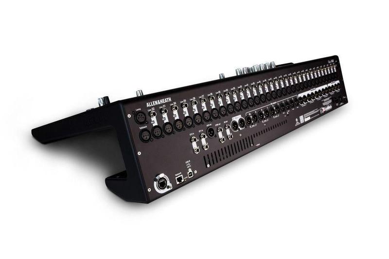 Imagem de Mesa Digital Allen Heath Qu-32C