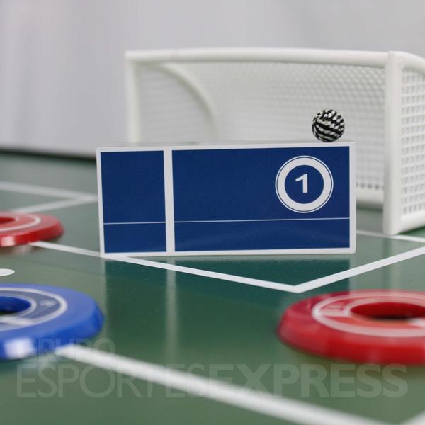 Imagem de Mesa Média Futebol de Botão e Maleta com 2 Times - 10274132