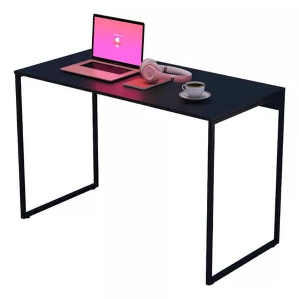 Imagem de Mesa Moderna com Tampo Preto e Pés Elegantes Em Pinus