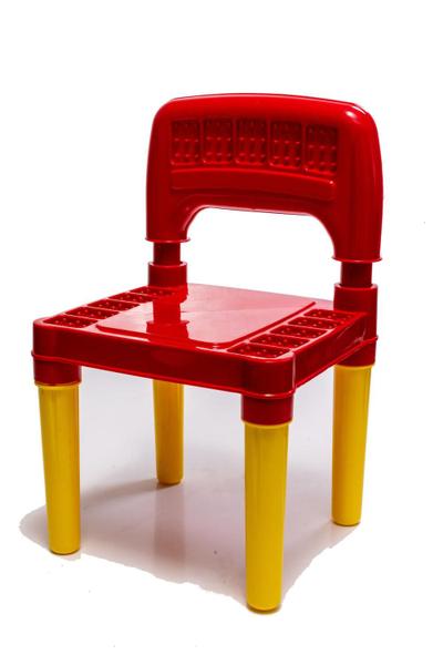 Imagem de Mesa Resistente Azul e Vermelho Com Duas Cadeiras 