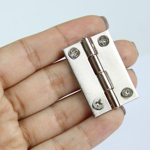 Mini Dobradiça 3,6cm Com Parafuso Para Caixa Mdf 30 Unidades - Russo Art Imagem de Mini Dobradiça 3,6cm Com Parafuso Para Caixa Mdf 30 Unidades